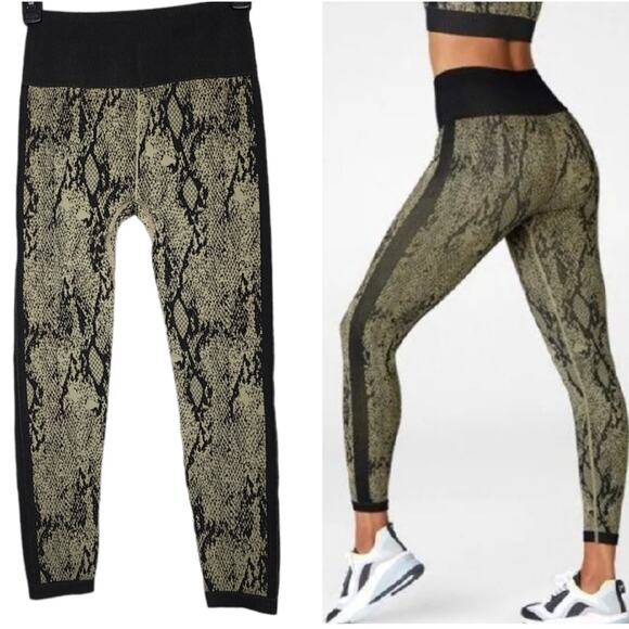 Fabletics High-Waisted Seamless 7/8 Leggings | Snakeskin Print | Size Large NWT - Picture 1 of 8